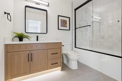 6 Westmount Point, Okotoks, AB - Indoor Photo Showing Bathroom