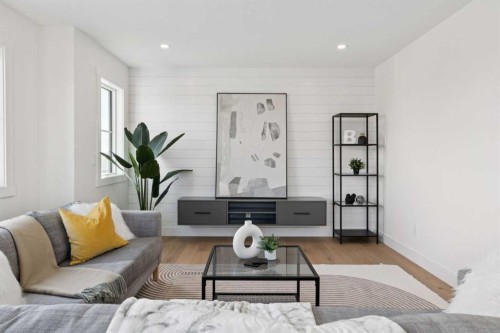 6 Westmount Point, Okotoks, AB - Indoor Photo Showing Living Room