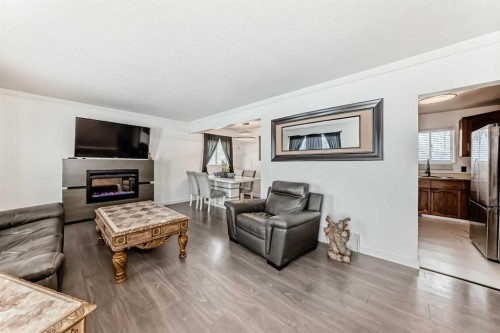 4117 45 Street  Red Deer, AB T4N 1J9