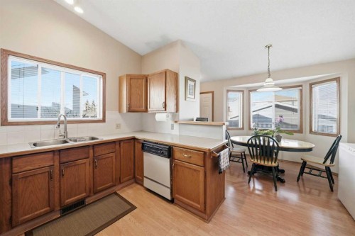 2855 Catalina Boulevard Ne, Calgary, AB - Indoor Photo Showing Kitchen With Double Sink