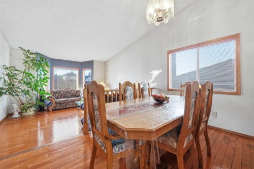 2855 Catalina Boulevard Ne, Calgary, AB - Indoor Photo Showing Dining Room