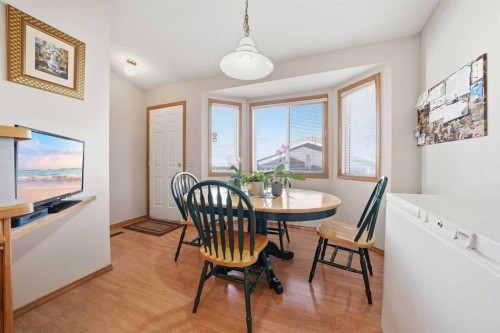 2855 Catalina Boulevard Ne, Calgary, AB - Indoor Photo Showing Dining Room