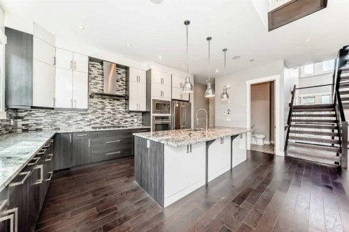 230 37 Street Nw, Calgary, AB - Indoor Photo Showing Kitchen With Upgraded Kitchen