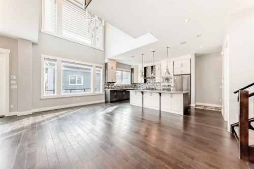 230 37 Street Nw, Calgary, AB - Indoor Photo Showing Kitchen With Upgraded Kitchen