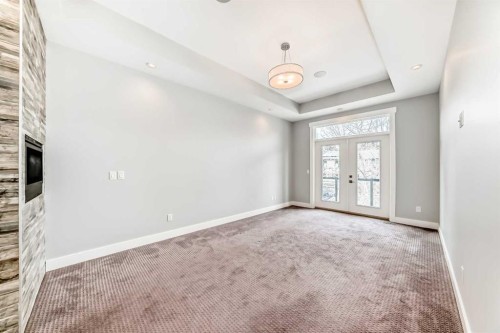 230 37 Street Nw, Calgary, AB - Indoor Photo Showing Other Room