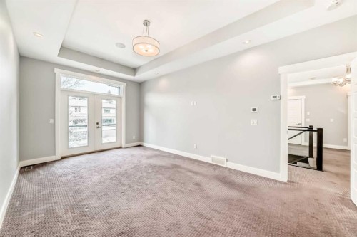 230 37 Street Nw, Calgary, AB - Indoor Photo Showing Other Room