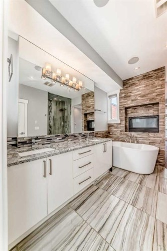 230 37 Street Nw, Calgary, AB - Indoor Photo Showing Kitchen
