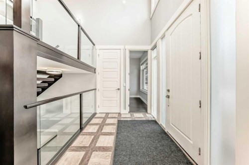 230 37 Street Nw, Calgary, AB - Indoor Photo Showing Other Room