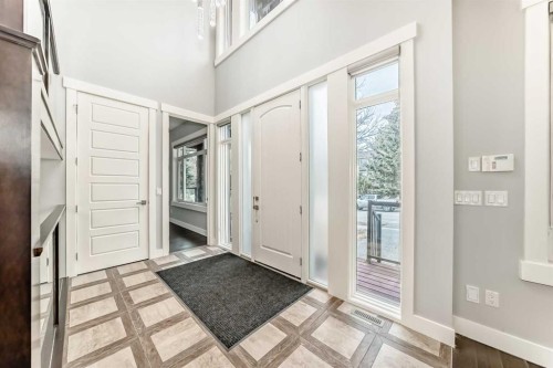 230 37 Street Nw, Calgary, AB - Indoor Photo Showing Other Room