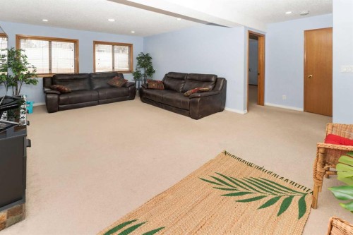 18 Coral Sands Place Ne, Calgary, AB - Indoor