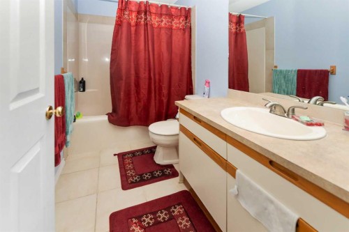 18 Coral Sands Place Ne, Calgary, AB - Indoor Photo Showing Bathroom