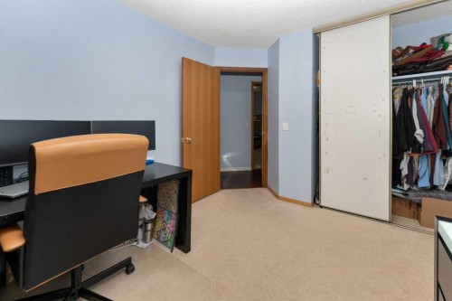 18 Coral Sands Place Ne, Calgary, AB - Indoor