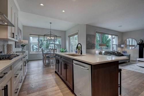 19 Cranbrook Crescent Se, Calgary, AB 