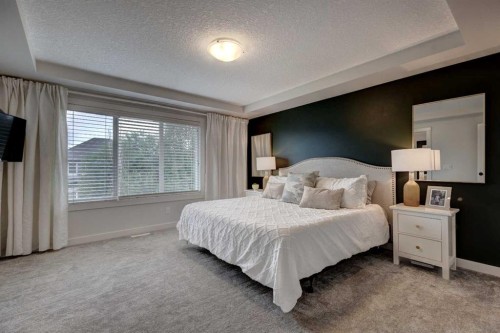 19 Cranbrook Crescent Se, Calgary, AB 