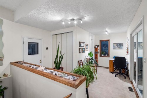 4604 Marwood Way Ne, Calgary, AB - Indoor