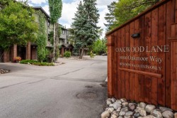 2-10030 Oakmoor Way SW Calgary, AB T2V 4S8