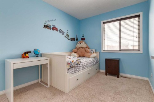 67 Elgin Meadows Park Se, Calgary, AB - Indoor Photo Showing Bedroom