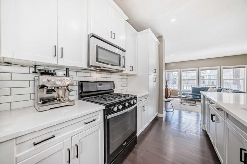 90 Evanspark Road Nw, Calgary, AB - Indoor Photo Showing Kitchen With Upgraded Kitchen