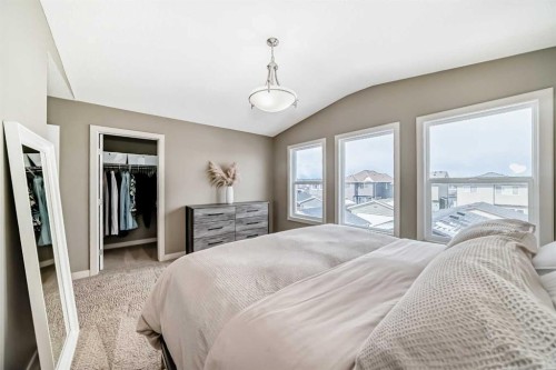 90 Evanspark Road Nw, Calgary, AB - Indoor Photo Showing Bedroom