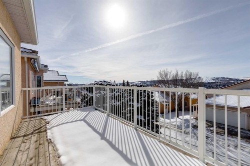 38 Scimitar Circle Nw, Calgary, AB - Outdoor With Exterior