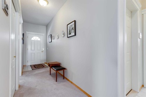38 Scimitar Circle Nw, Calgary, AB - Indoor Photo Showing Other Room