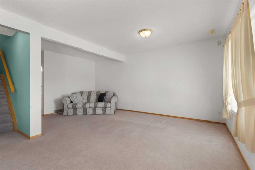 38 Scimitar Circle Nw, Calgary, AB - Indoor Photo Showing Other Room