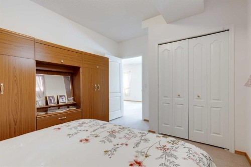 38 Scimitar Circle Nw, Calgary, AB - Indoor Photo Showing Bedroom
