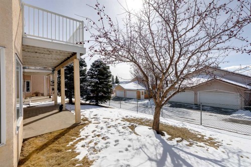 38 Scimitar Circle Nw, Calgary, AB - Outdoor