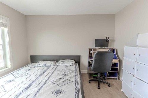 413-355 Nolancrest Heights Nw, Calgary, AB - Indoor Photo Showing Bedroom