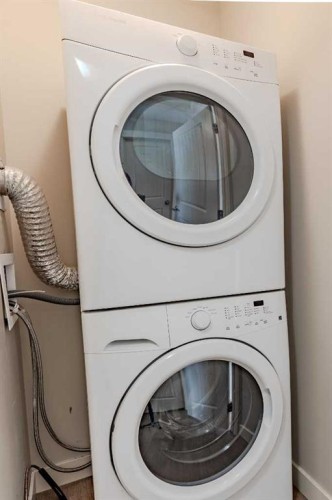 413-355 Nolancrest Heights Nw, Calgary, AB - Indoor Photo Showing Laundry Room