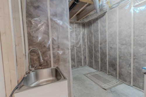 413-355 Nolancrest Heights Nw, Calgary, AB - Indoor Photo Showing Bathroom