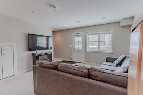413-355 Nolancrest Heights Nw, Calgary, AB - Indoor Photo Showing Other Room