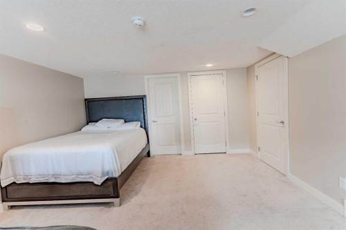 413-355 Nolancrest Heights Nw, Calgary, AB - Indoor Photo Showing Bedroom