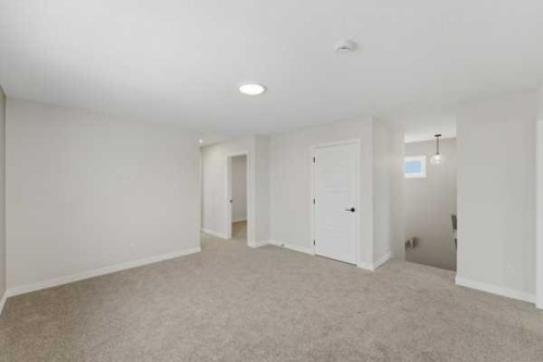 213 Bayview Park Sw, Airdrie, AB - Indoor Photo Showing Other Room