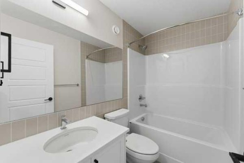 213 Bayview Park Sw, Airdrie, AB - Indoor Photo Showing Bathroom