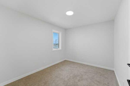 213 Bayview Park Sw, Airdrie, AB - Indoor Photo Showing Other Room