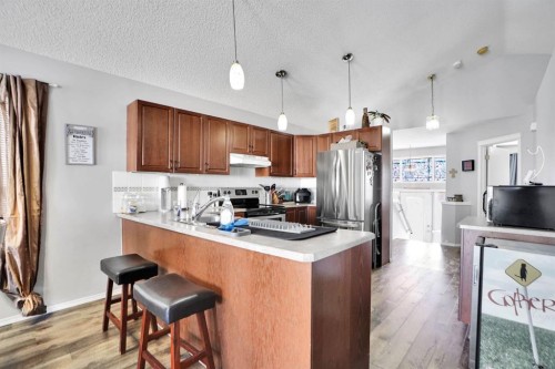 94 Inverness Park Se, Calgary, AB - Indoor Photo Showing Kitchen