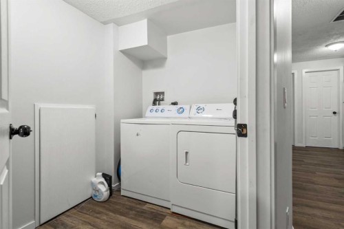 8510 Centre Street Ne, Calgary, AB - Indoor Photo Showing Laundry Room