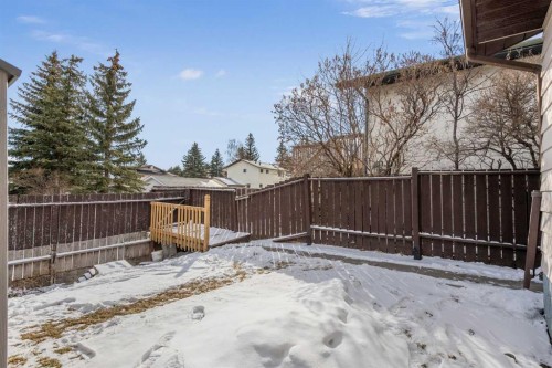 8510 Centre Street Ne, Calgary, AB - Outdoor