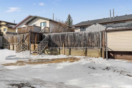 8510 Centre Street Ne, Calgary, AB - Outdoor