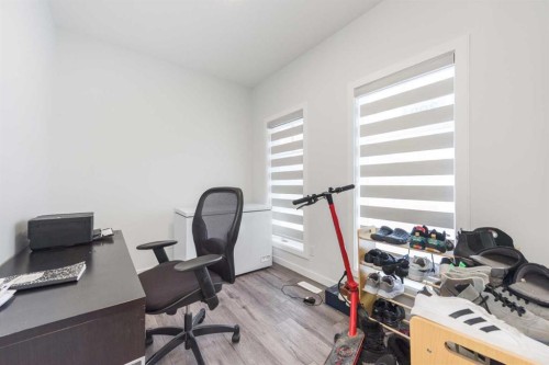 399 Magnolia Drive Se, Calgary, AB - Indoor Photo Showing Office