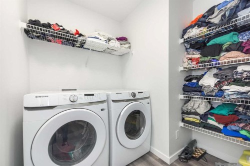 399 Magnolia Drive Se, Calgary, AB - Indoor Photo Showing Laundry Room