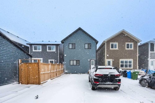 399 Magnolia Drive Se, Calgary, AB - Outdoor