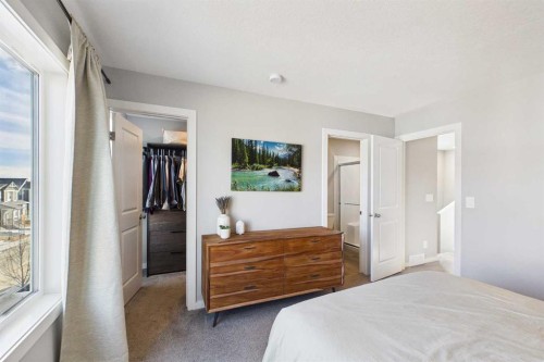 41 Heirloom Crescent Se, Calgary, AB - Indoor Photo Showing Bedroom