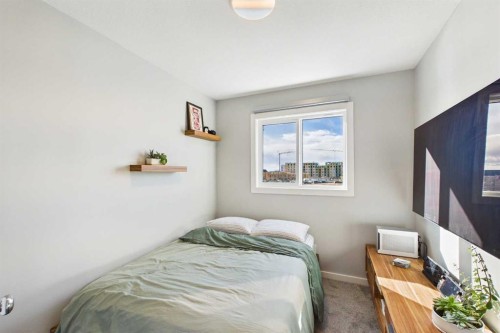 41 Heirloom Crescent Se, Calgary, AB - Indoor Photo Showing Bedroom