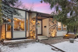 815 Ranchview Circle NW Calgary, AB T3G 1B2