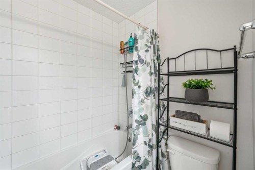 67 Cityscape Gate, Calgary, AB - Indoor Photo Showing Bathroom