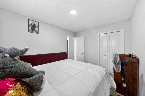 7 Redstone Park Ne, Calgary, AB - Indoor Photo Showing Bedroom