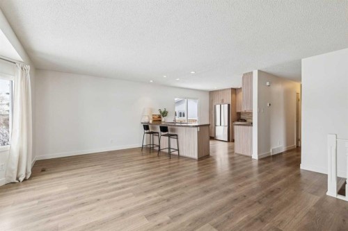 11016 Braton Place Sw, Calgary, AB - Indoor