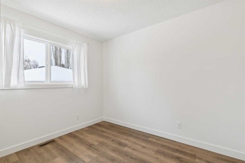 11016 Braton Place Sw, Calgary, AB - Indoor Photo Showing Other Room